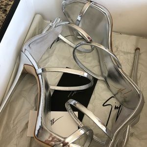 I sell them because they hurt my bones :(!